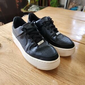 Nike Black and White Women's Sneakers